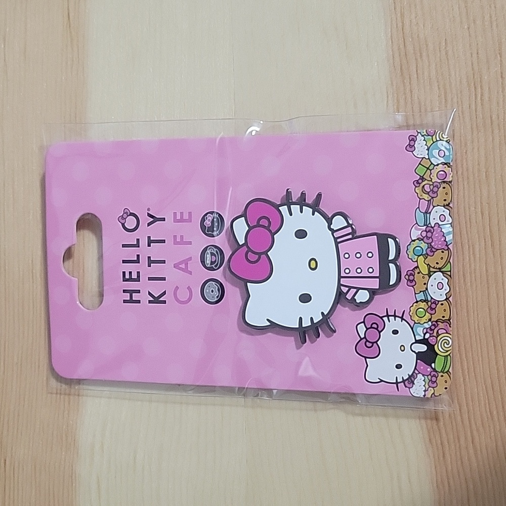 Hello Kitty Pin